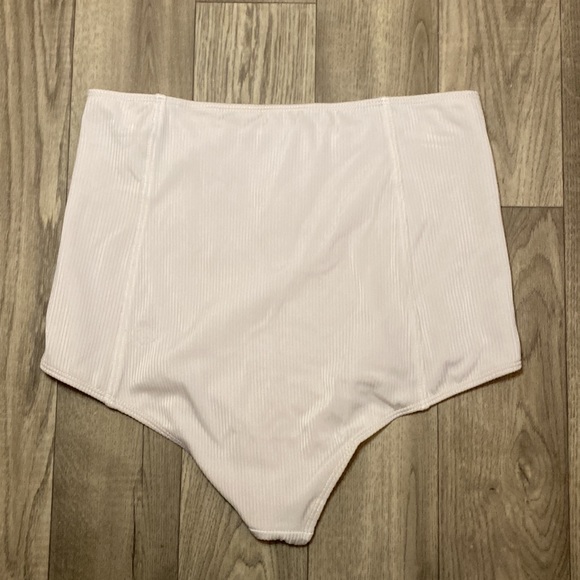 Kortni Jeane Extended High-Waisted Bottoms - Picture 5 of 5